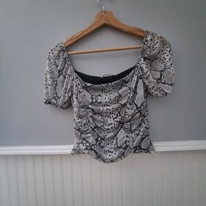 Elegant Snake Print Blouse with Puff Sleeves